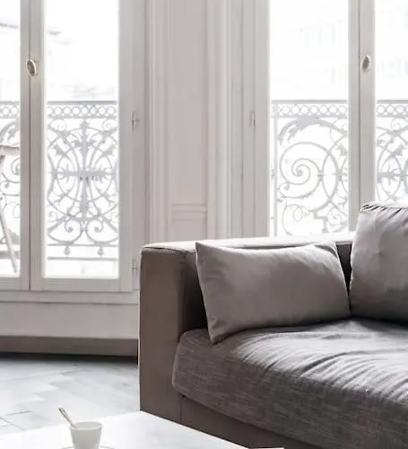 Resplendent Haussmann Design 100m2 - 2 Br 아파트 *