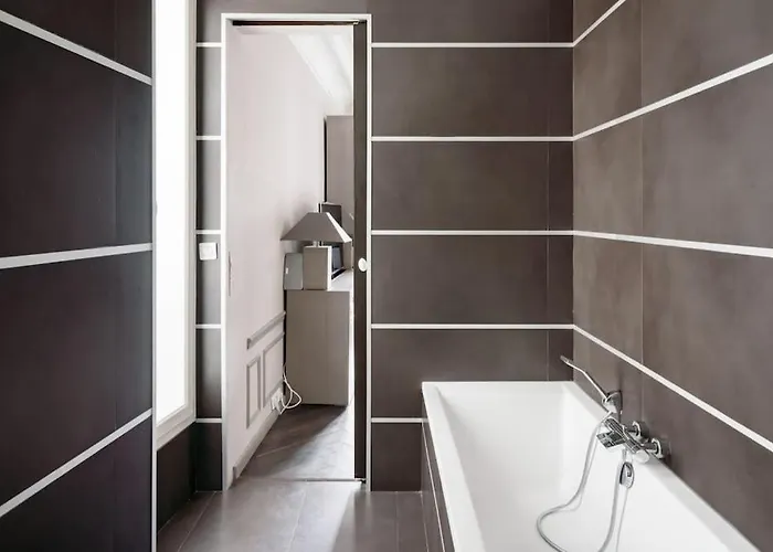 Resplendent Haussmann Design 100m2 - 2 Br 아파트