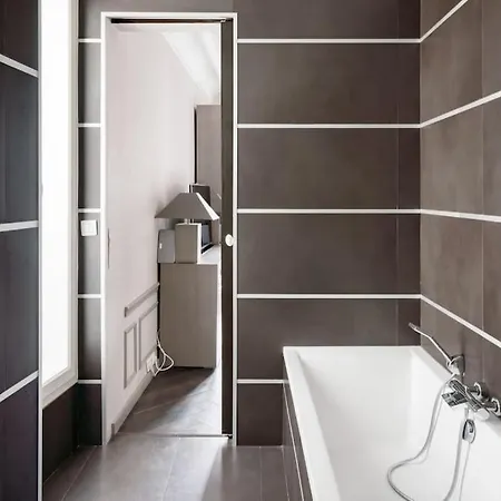 Resplendent Haussmann Design 100m2 - 2 Br Appartement